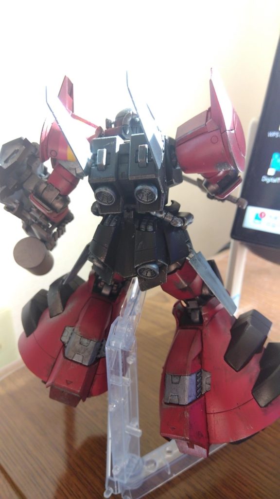 バックshotもイケメンである。そして、この色気のある脚は最高ですね。