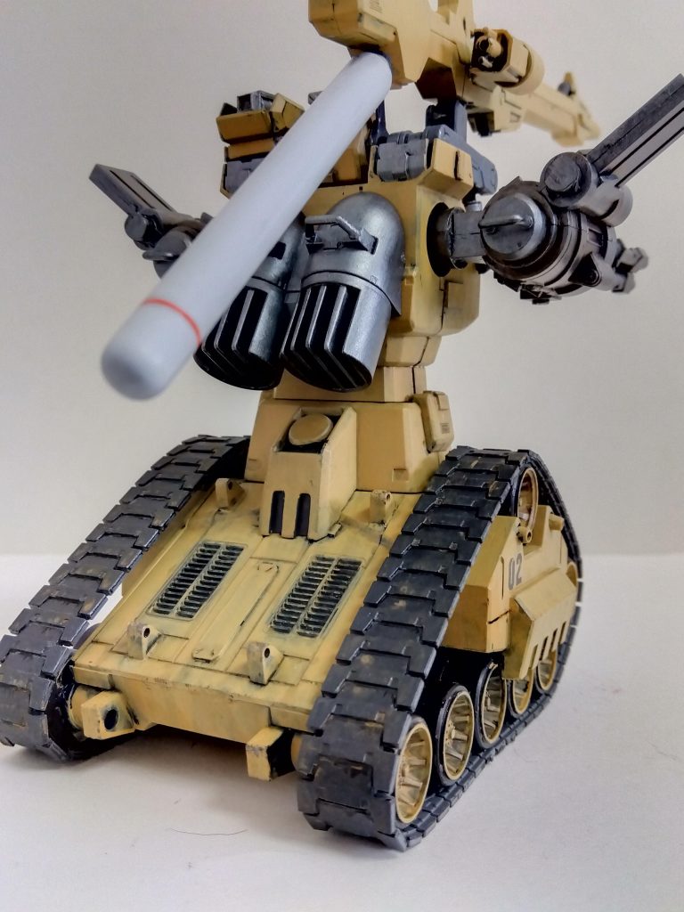 背面図。メガビームランチャーはリゼルディフェンサーの物を使用しています。接続部はガンプラバトルアームアームズとMSGで。