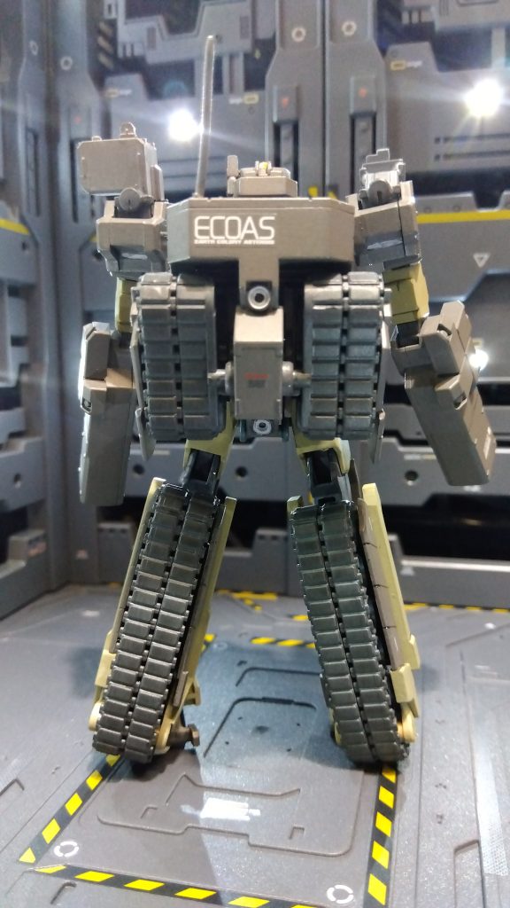 背面　キャタピラの上手い塗り方が分からないです。