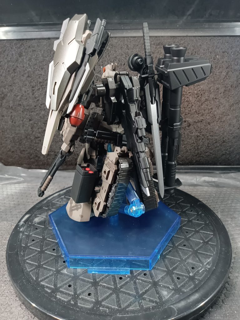 キャタピラを格納したら動けない子になります😗