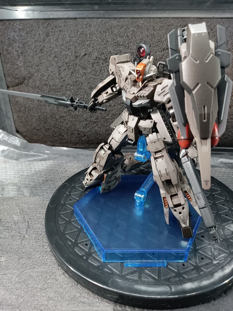 ジェスタからヒントを頂き!サブアームによりシールドを前面へ展開可能です