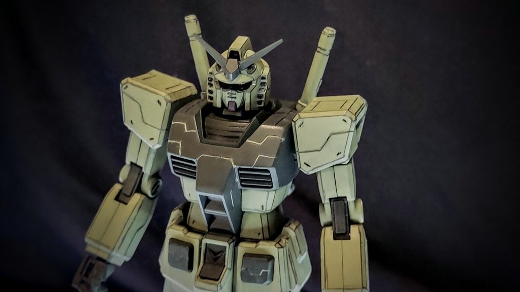 スジボリ追加は苦戦しました。ガイドテープ無し、金属製のテンプレートのみ使用。テンプレートをキット上に固定することが難しく、ズレまくっています…