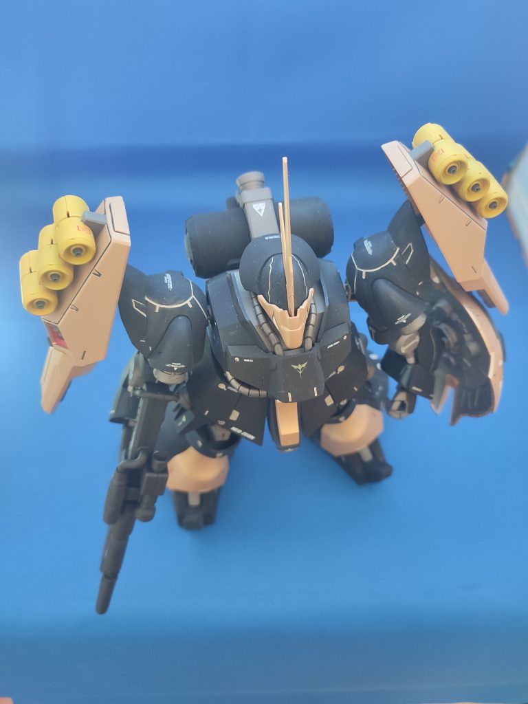 1/100スケールはゲート処理や面の仕上げは大変でしたが挫折せず何とか完成させる事が出来ました。ヒケの処理や塗装、スミ入れ…まだまだ粗い部分が目立ちますが次回作ではさらに上を目指し頑張ります。