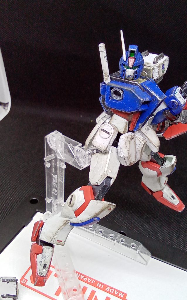 キットの仕様がまったく違ったのでストライクダガーの胴体を加工してポリキャップを埋め込み