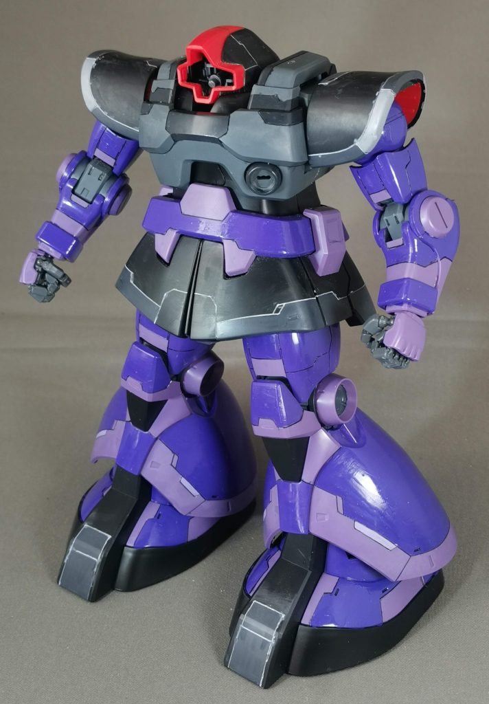 ４．スジボリのラインを境目に部分塗装を行いました