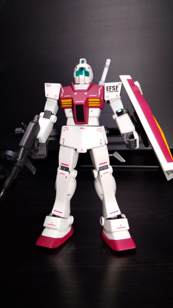 再度リメイクするにあたりガンダムにも最終決戦仕様でバズーカ２本装備させてるのにスプレーガンだけでは不安なのでフル装備させてあげました。