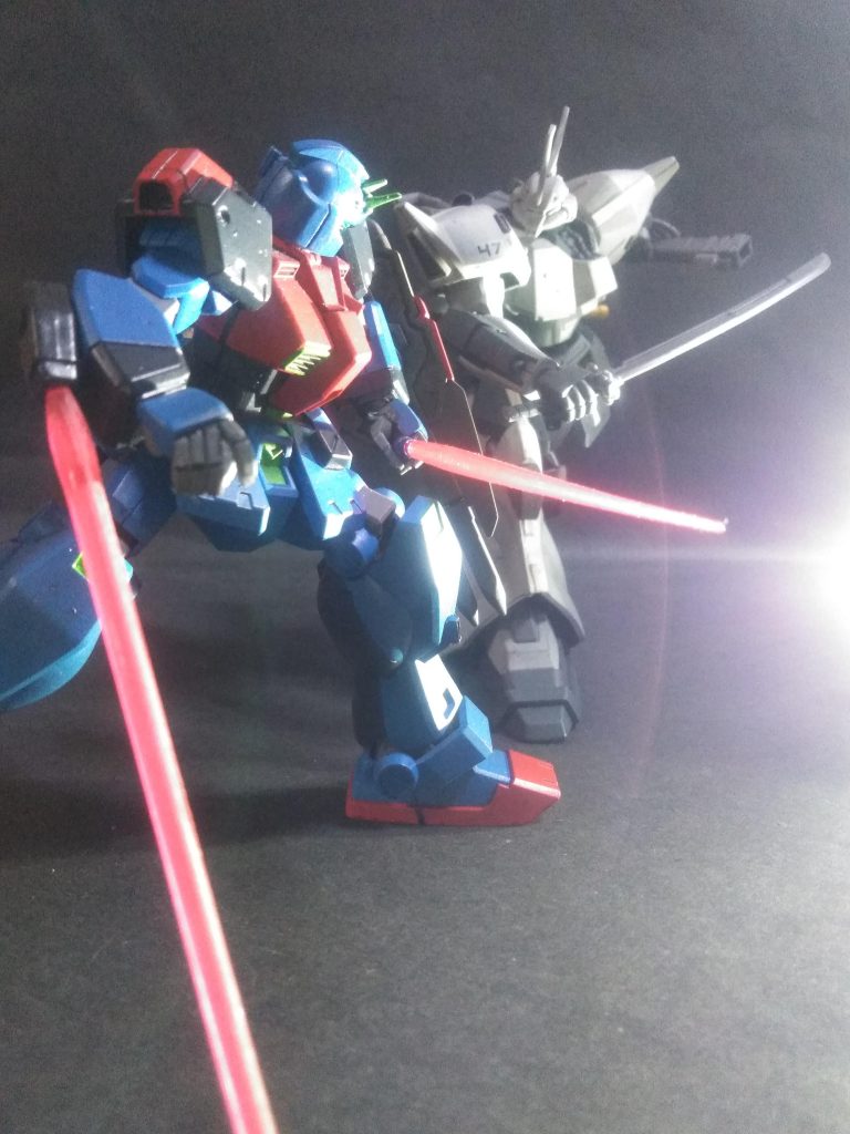 『ザッパー刀はビーム刃と実体刃』に使い分けが可能です 😁👍鞘にアタル｢ビーム刀｣からコンナ風に実体刃を抜刀です 😤💨