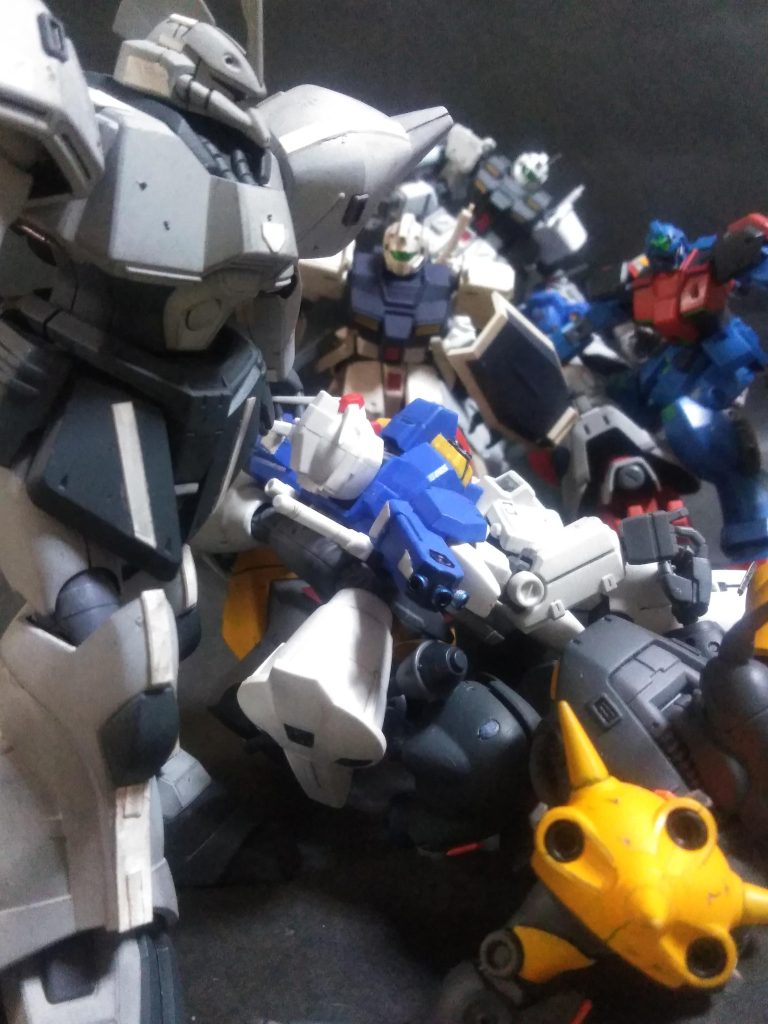 『GP-シリーズ回収中』の図 ｢UP主｣が｢世界で二番目に大好き｣な『ゲルググ イェーガー』😍💕コンナ感じでダラダラと実行です 😁🎵🎶『ゲルググ イェーガー』のカッコ良さは神懸かっております 👍🤗(｢UP主｣の独断) プロポーションの再現度は良好！付属武装は残念！！弄り甲斐は非常に在る！！！HG 初期メンなのでコスパも良い！！！！ ｢UP主｣も当然大好きです 😍💓💓まぁ『ポケ戦』内では総じて一分位の活躍しか在りませんけどね 😭ﾅｹﾙ💦💦 この子の可動はアレですが  (／。＼)余りのイケメンっぷりに惚れてしまう❗❗ 😤👍