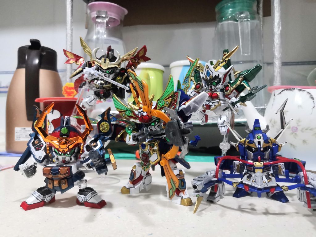 Wガンダム5人ここに集結(gundam-kao2) なぜ場違いな人がいるのですか? サンドロックはどこにありますか?(gundam-kao1)