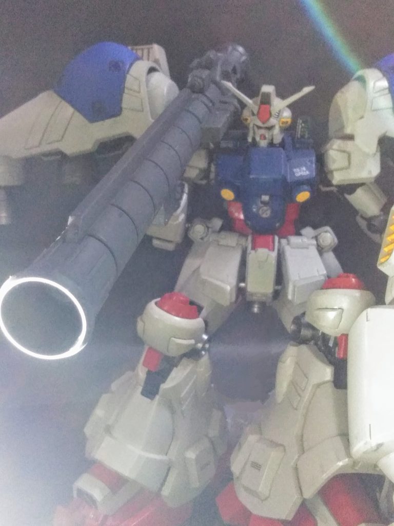 『ルッキールー中隊〔天斗朝靄 特務中尉〕』が軍上層部の命令で身を寄せる　　　　　　　　　　　『デラーズ フリート』ソコに支援協力する地上組織『ナ・イショ基地の精鋭達』と共に奪取した予備の核弾頭を持ち『天斗 特務中尉』は『デラーズ フリート』に帰還を果たす。『ダディズ プリーチ中隊のアルカード大尉』は『核弾頭とGP-02｣の奪還任務をうけ宇宙へ上がり、古巣である『第105機動突撃戦隊』へ再び編入される。そんな『105戦隊』は『GP-02』を追う『強襲揚陸艦 アルビオン』との共同作戦により『ザッパー天斗が強奪した核弾頭』及び『デラーズ フリートの元に在るGP-02』を取り返そうとするが儘ならない。 0083年11月10日『ガンダム GP-02 を駆るガトー少佐』は『連邦軍のコンペイトウ宇宙要塞』へ向けて核弾頭を発射した・・・