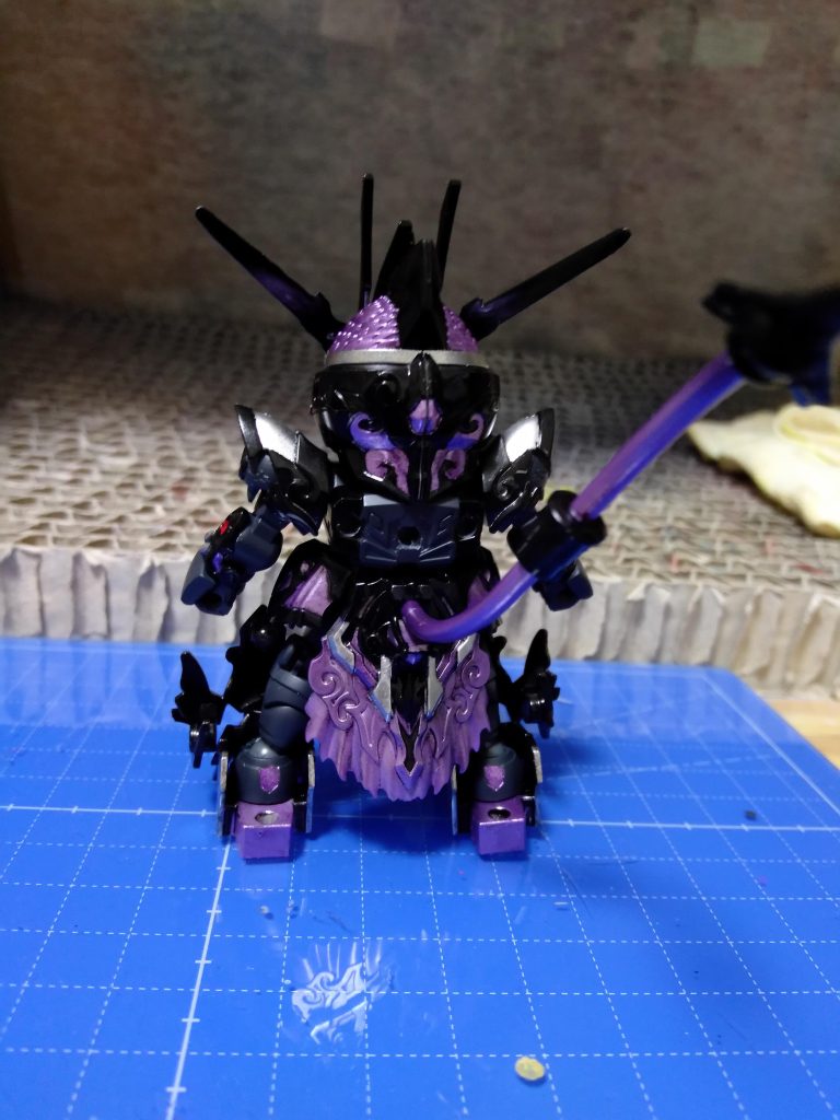 後ろ向きです以前の写真とは違い尻尾が付いています。また、後頭部の模様に消し忘れがあった部分を改善しました。