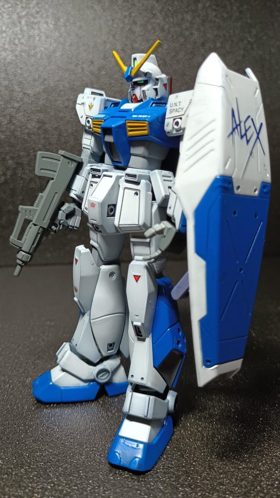 腹部はプラ板2枚貼り合わせして延長してます。