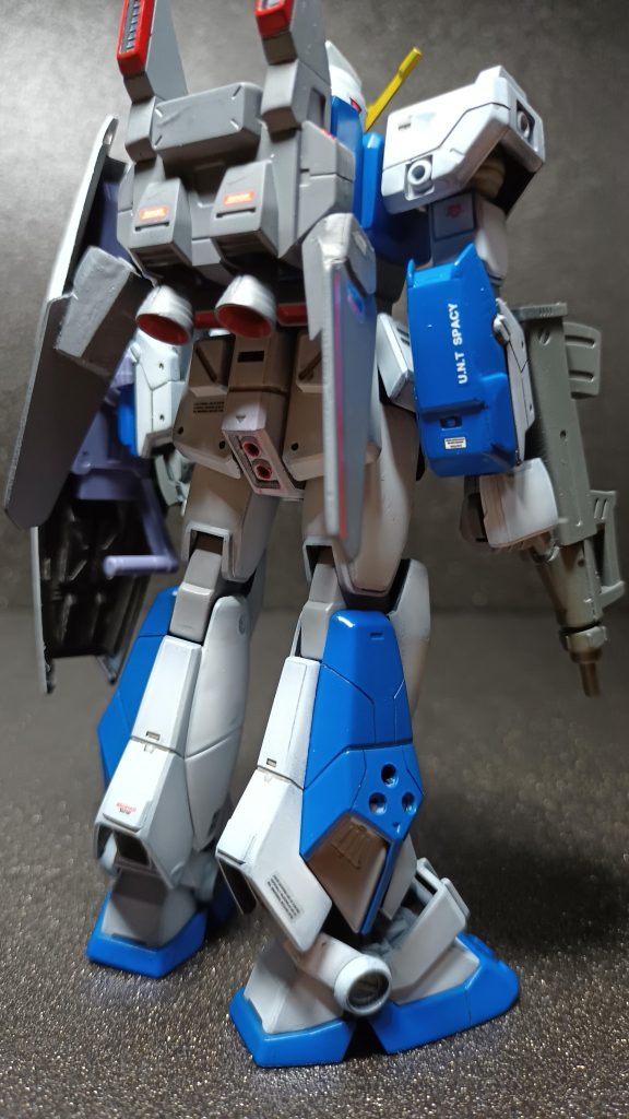 DB2のバーニアバックアックを取り付けた所です。バーニア横のウイングは自作して取り付けたものです、これももうちょっとどうにかできたんじゃないかな~(zaku-kao4)