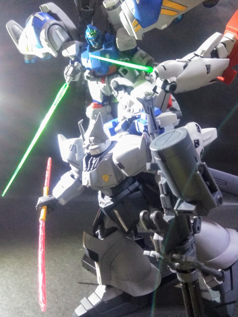 MS-14 JGe GELGOOG J 《Hyper Full burnern》『みずかのヤツ・・・懲りずにまだ頓珍漢な事してるのかぁ 😏アタマ,ダイジョブカ?』な~んて思われても、何も言い返す事が出来ません 😣💦💦御覧の通り『ゲルググ・イェーガー』に『ガンダム 試作 1 号機 フルバーニアン 』の推進出力系統と燃料関係をクっ付けてみました 😚I f 展開で『ジムカスタム高機動型』が居るのだから、コウイウのだって"アリ"ですよねぇ😏・・・・・😟ダメカナ?自分でヤっといてアレですが🙄この背負いモノには浪漫をオボエテ仕舞います 🤩💗💗此れはデュフフ 🤤💦💦と成る事ウケアイ 😍💕 『あるかーど たいい』が、たたかいをいどんできたっ!!!『たかと とくむちゅうい』が ぴんちにっ!!!!