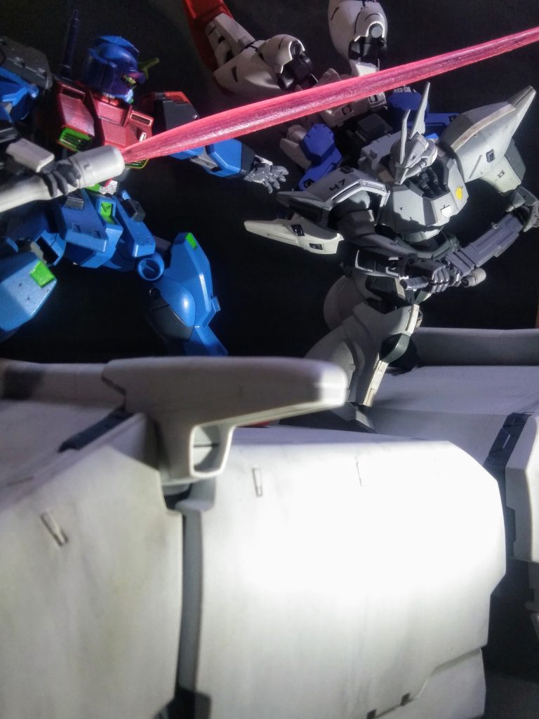 『0083編』をこんな馬カ❌→無理矢理?な展開で実行したのはこの様なシーンが『一年戦争編の最後の投稿』で閃いて仕舞ったからなのです 。