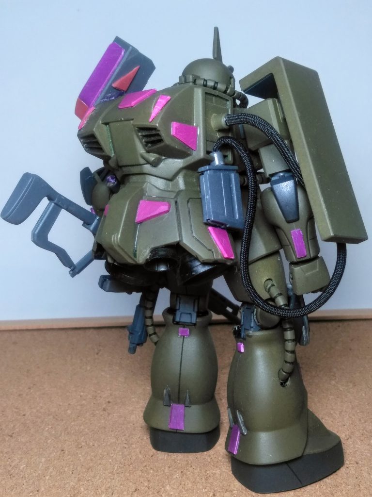 『 MS-06 Fe ザク Ⅱ スナイパー』の専属パイロットである『ルースィ・ケレンスカヤ 特務大尉』は『ルッキールー中隊 MS部隊 隊長』です 🤩『天斗』『エドガー』両特務中尉の直属の上官 😚射撃の腕前は『ニュータイプ❓』と間違われる程な『SSS級』の実力者 😤💨周囲に対する洞察力も素晴らしく戦闘指揮官としても一流です🤩⤴️⤴️一発必中な戦果から『キラービー🐝』と呼ばれているとか 😊だが操縦技術は『赤ちゃん級👶』一長一短の振れ幅が大き過ぎる 😖ザンネン 悩み多き、結構イケてる女性士官 😌💨