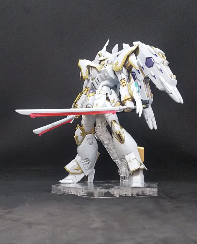 サイドにカタナを置く場所がスカスカです