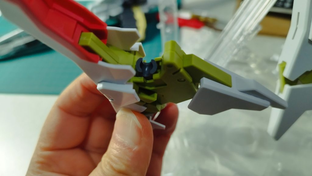 ここに斜め下に刺して