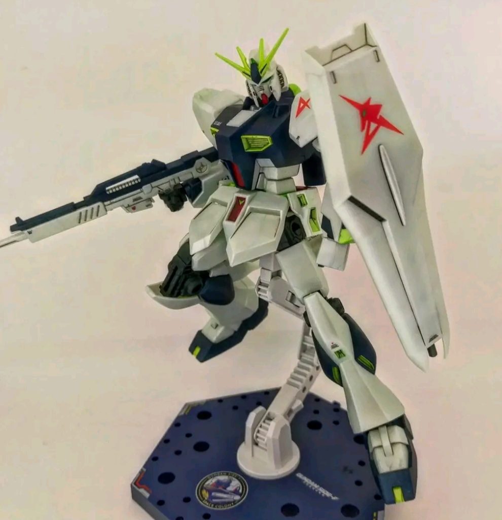 EGνガンダムを作るのはこれで3体目です。これだけ組むと説明書も必要ないですね。