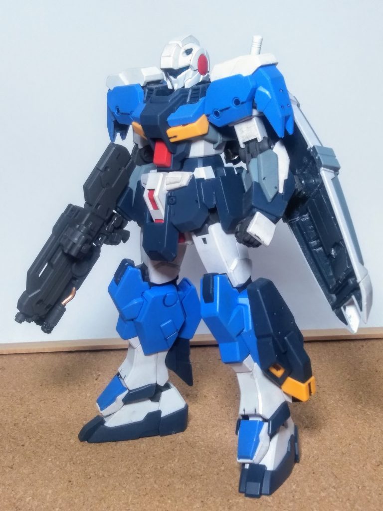 ご存知プレバンにて販売のこの子 😃上ページの素体?の状態に 🤨❓『スタンダード アーマー』と呼ばれる増加装甲を装着させます 😚