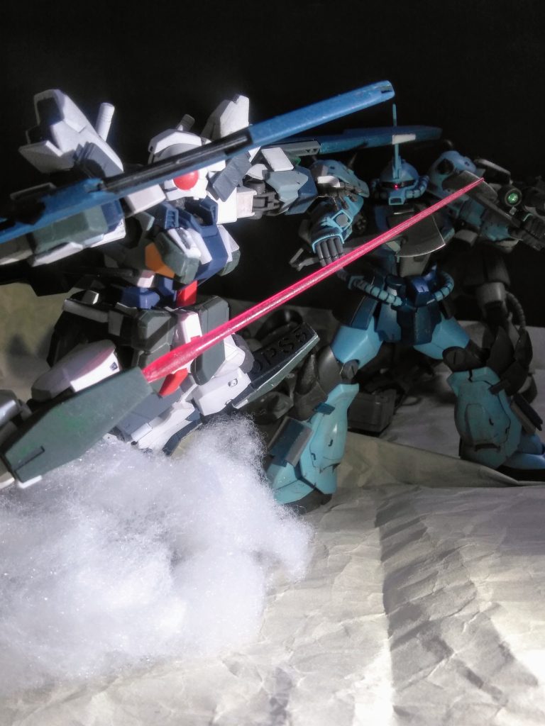 コンナ感じでダラッと実行です 😁🎵🎶おい?!『 Z 編 』を始めるなんて、大見得?キッタくせにナンデ『ジーライン』なんだよ❗😡💢💢 と、言いたいですよねぇ 😖ソウデモナイカまぁ、理由?が在るのです 😤💨 流石は最近のキット 😚🎵可動域は良好❗デザインもオリジナルだけど見映えが良い❗❗組み立て易さも好感触❗❗❗拡張性が高いので弄り甲斐がアル❗❗❗❗極めて優秀なキットです 😃👏👏👏 此で、ようやく『 エゥーゴ側』も開始 😆🙌🙌またもやダラダラと実行致しますが、生温く見守って頂ければ幸いです 🤗 ハテサテ?果たしてコノ先ドウナル事やら 🤨💭