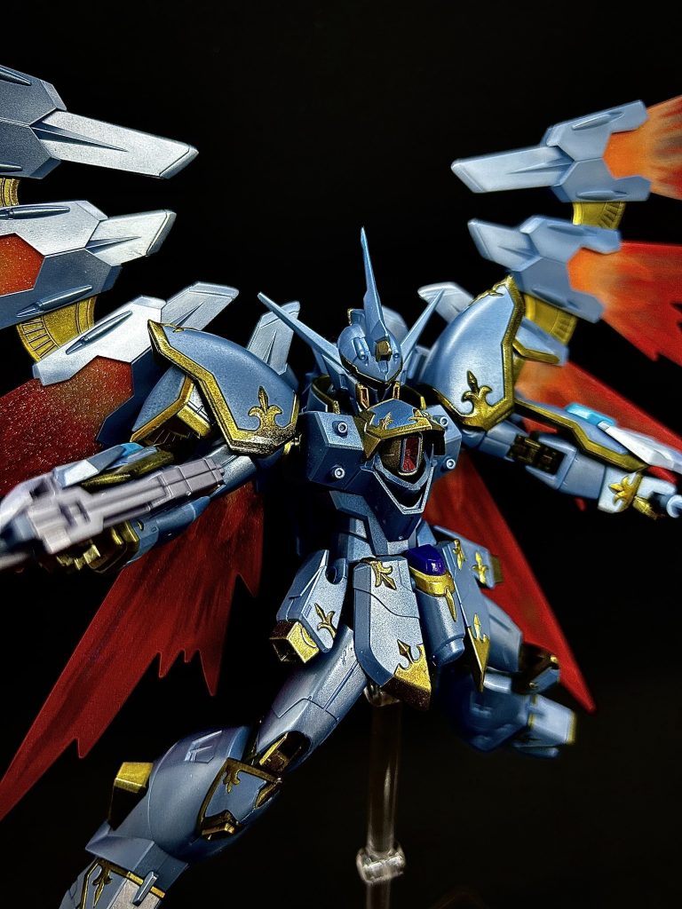 肩部分の合わせ目消しもしたのですが、内部のピンを全部落として、合わせ目を消した後に嵌めました。しかし落としたピンに肩アーマーとブースターを固定する役割があったようで、今回最大の失敗でした。