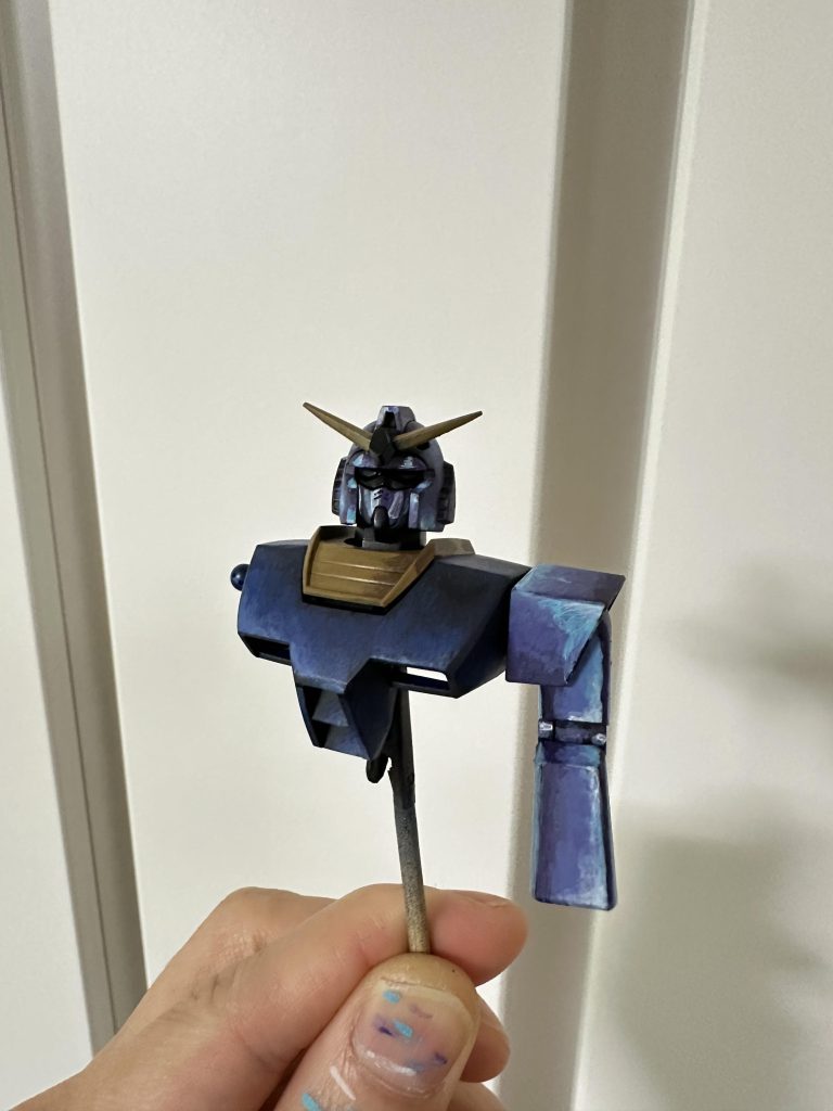 荒めに塗ったので、いつもより楽かと思いきや中々時間がかかりました。腕や顔もこの後もう少し塗り重ねています。