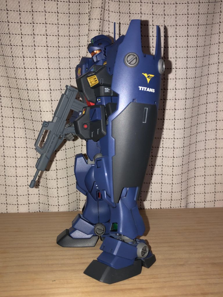 ティターンズブルー1と2、とっても良い！このキットは腕部の合わせ目消しと頭部の後ハメに手間取りました、でもそういうのが楽しい