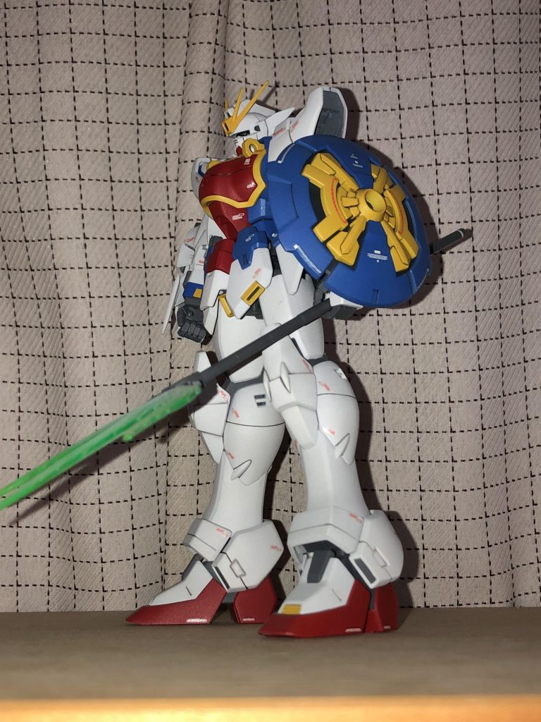 並べて飾れる敵側の機体が欲しいなーっと長年願ってます(出す気がないのかな？)