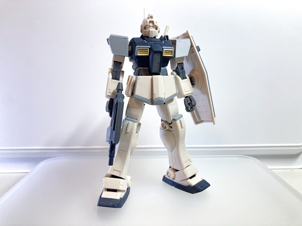 改造箇所はこんな感じです。肩アーマーはスクラッチで作りました。ジムⅡは胴が短く足が長いので、胴長短足な感じになるようにしてあります。ご覧いただきありがとうございました。