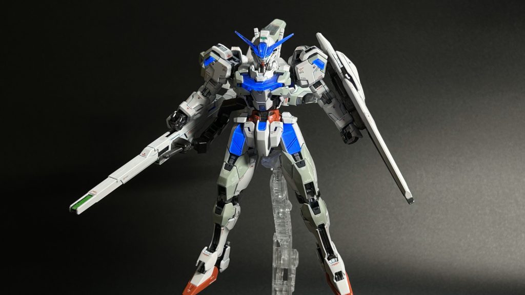 薄いグリーン部分はガンダムマーカーのMSVセットのMSVライトブルーライトブルーって...グリーンじゃ...GSIクレオスさんガンダムマーカーの単品バリエーションふやしてくれ~~ものぐさモデラーにはとても助かるアイテムなんですよねぇ