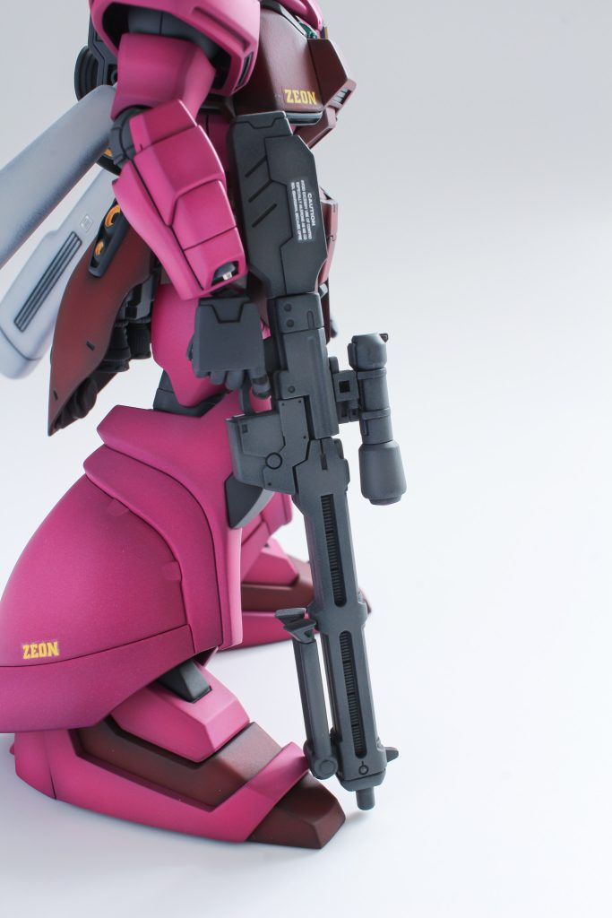 ビームマシンガンはベース限定の武器セットから。元キットも造形はいいですが楽をしたかったのと突飛なアレンジもないので差し替えました。