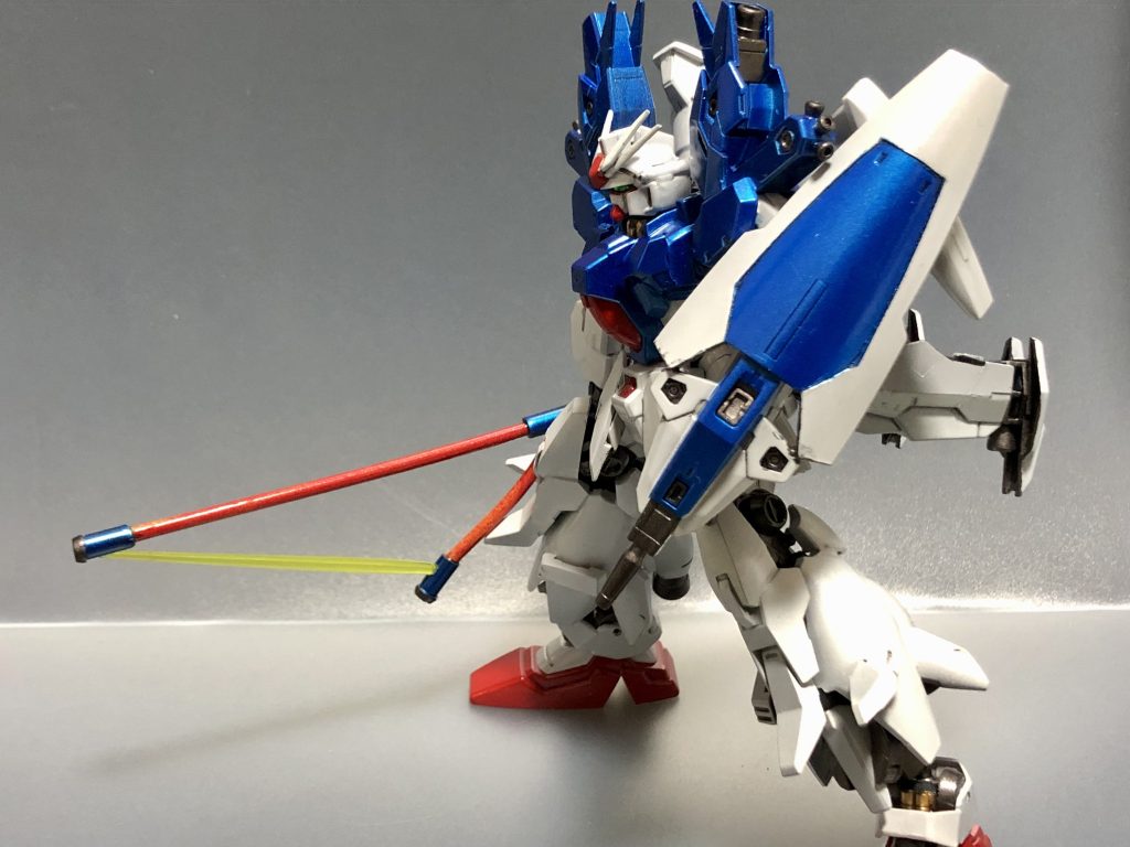 ビームエミッターも付けて実体剣に見せかけてフェイクビームサーベルに