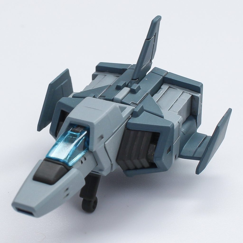 カラーサンプルのつもりで先に製作、撮影したコアファイター。組み込んだ後に一度取り出してみましたが塗装剥げはその時点では無く不思議な感じがしました。