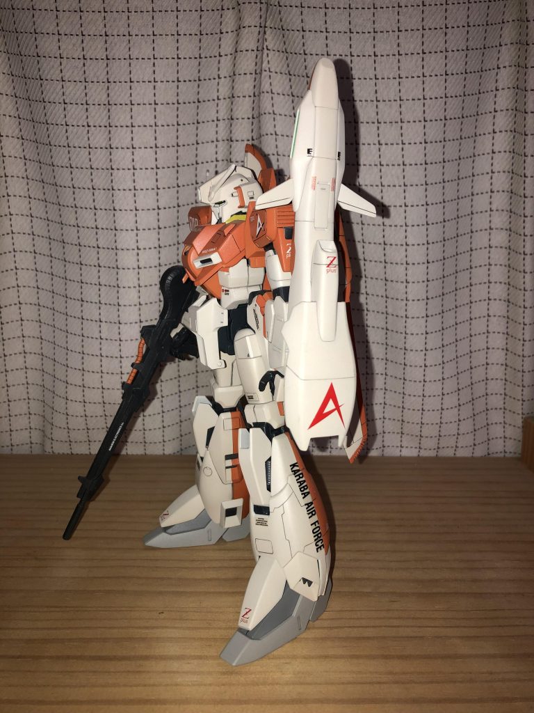 センチネルのガンダムってなんでフロントーアーマーが無いのかな？　