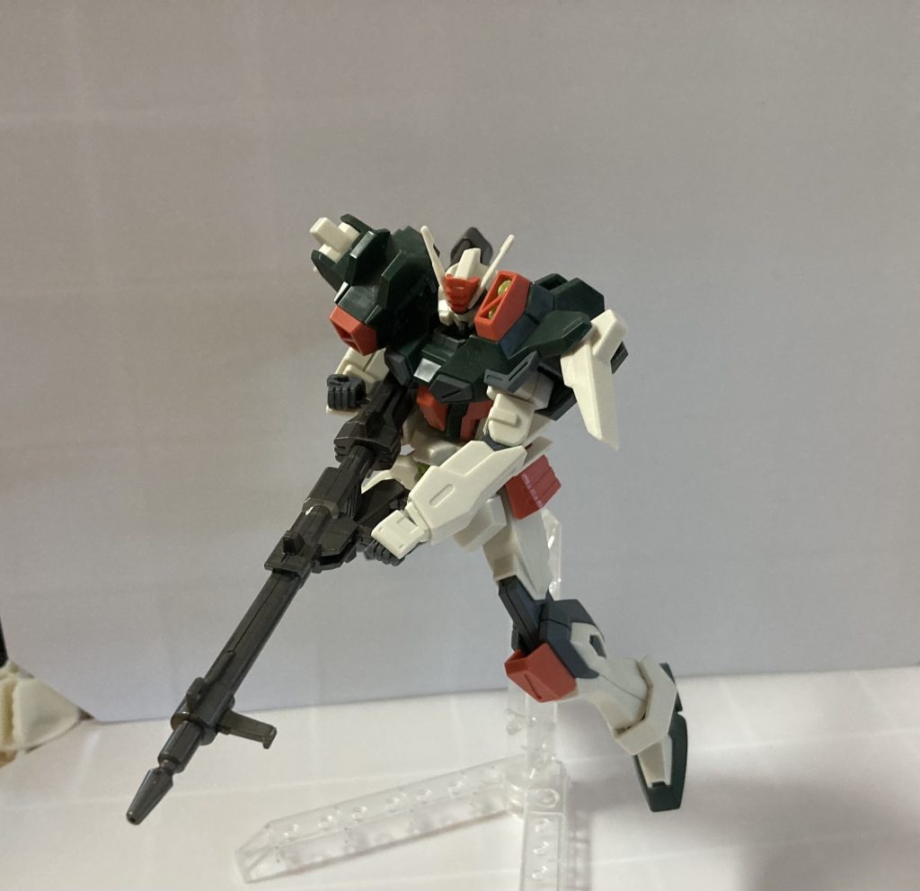 バックパックを外すだけで結構元祖バスターっぽく見えますね