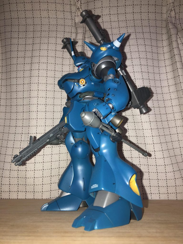 いつも通り全パーツヤスリがけをして不必要な面のうねりを消してます