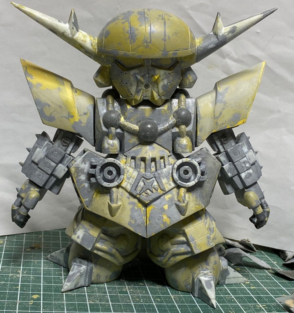 制作から半年で概ね形になったものの、ここから整面処理が長引きました。おかげ様で昔より模型を見る目をつけるきっかけになりました。手がついてくるかは別問題ですがとにかく粘り強くやったつもりです。