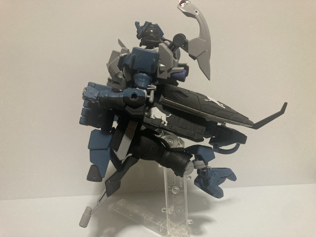 素体の機構はいじってないのでトルーパー形態もいけます。ケンタウロスのデカールがあったら良かったんですけどね。代わりに牛使いました。