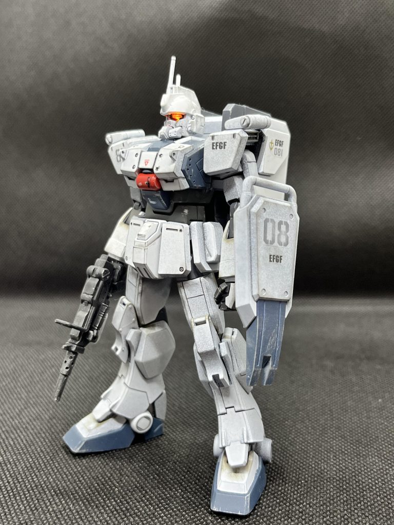 顔は型取りくんで型を取って透明レジンで複製LEDを仕込んで目を光らせてます