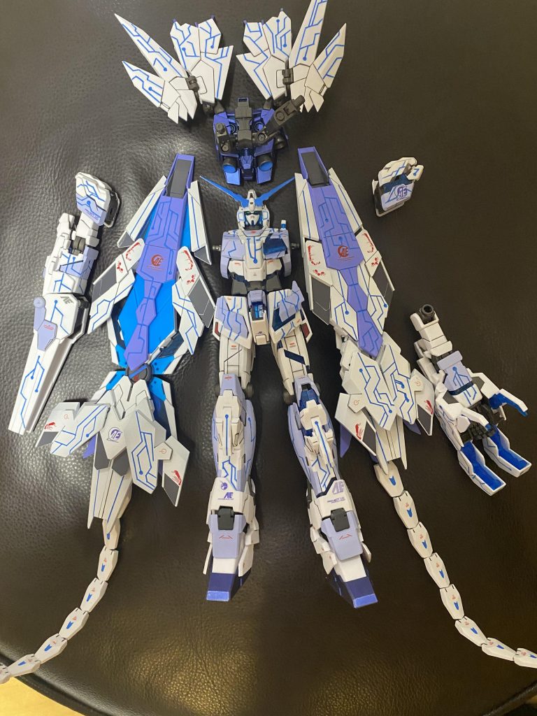 工程はスジ彫り、塗装、マーキングシールこれだけ彫ると流石に骨が折れました