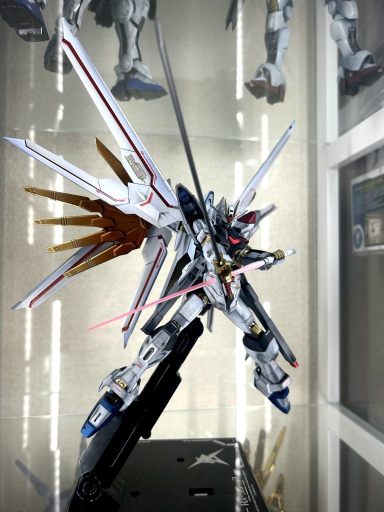 以上、短いですがマイティーストライクフリーダムでした。旧HGストフリ以来久しぶりのストフリでしたが、プラモの進化に驚きました。さらにカッコよく、動かしやすい最高のストフリでした。ありがとうございました。