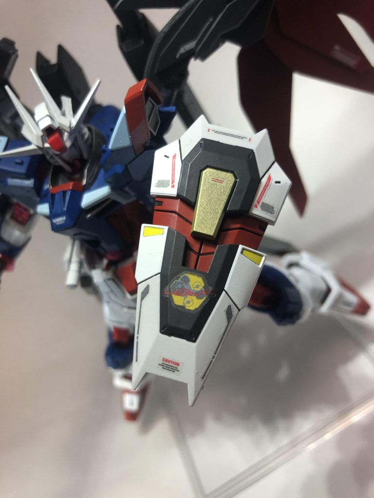 シールドにひっそり(?)ジャンク屋のマークを貼ってみましたがなかなか悪くないのでは、と自分では思ってますジャンク屋がいじった証拠として