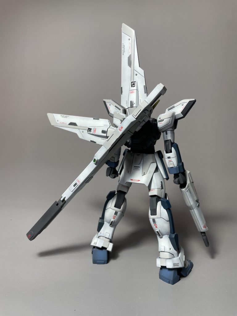 背面はやりサテライトキャノンは至高。リフレクターにもディテール追加しまくりました。デザインなかなか満足できるものになったと個人的には思っています。