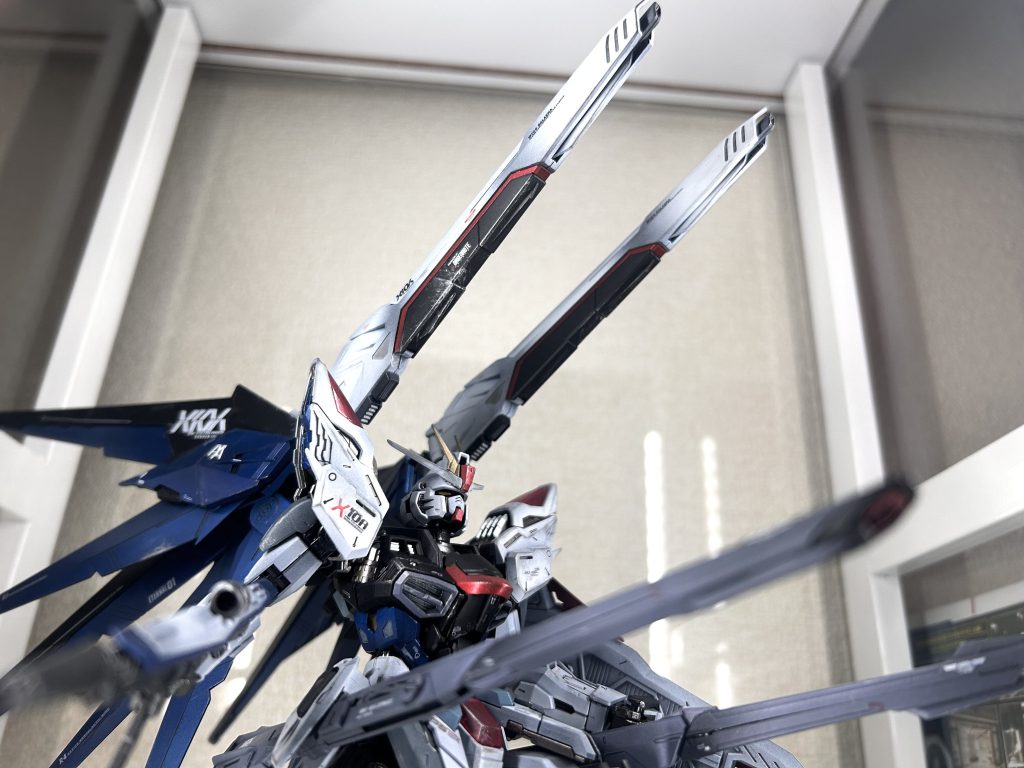 憧れのバラエーナ‥コイツが1番好きやフリーダム2.0のバラエーナに付いていた小さいウイングは削ってスラスターに変更してみました。
