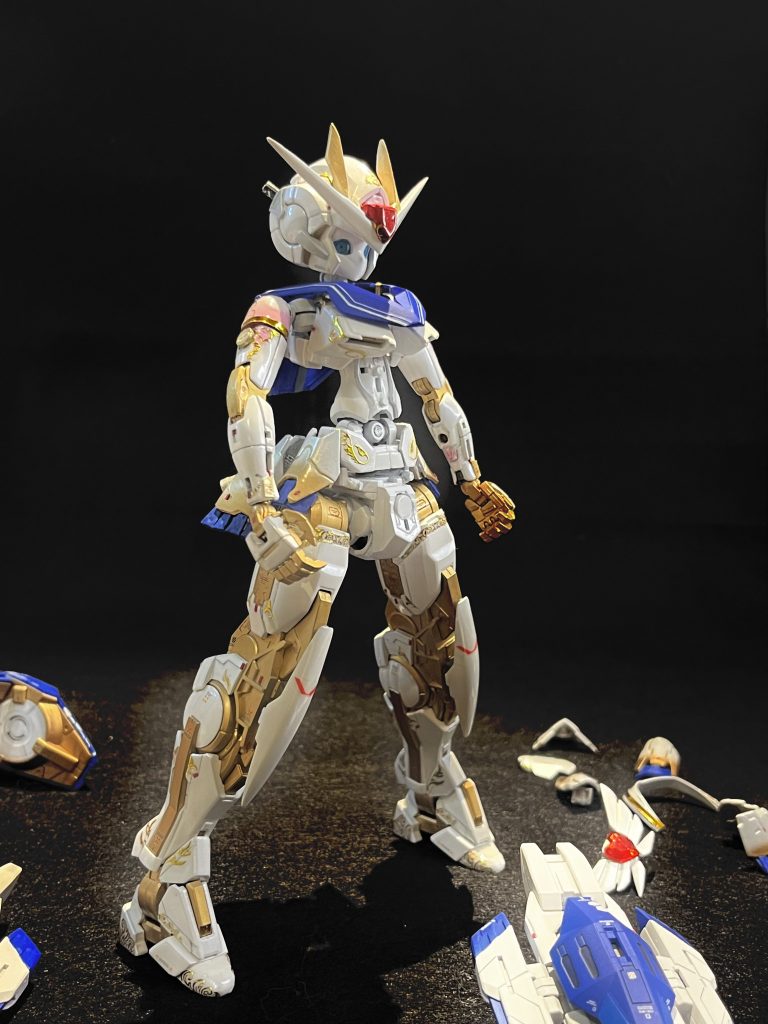 ここからは製作工程や製作時の話です1/100、MGで美プラミキシングをしている人はほとんどいない感じですね情報源がないので改造は試行錯誤でした元のダブルオーライザーの骨格に対して・肩幅を小さくする・ウエスト位置を高くする・股間を少し広く浅くするこういった改修をしています