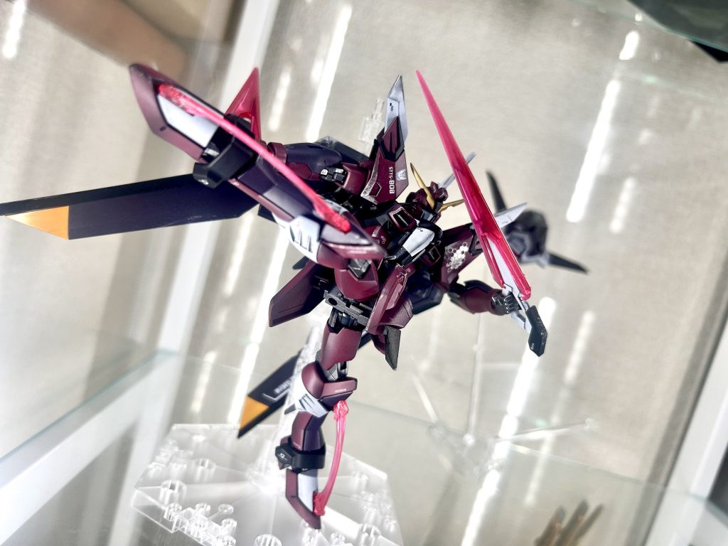 カルキトラビーム重斬脚と頭部機関砲ヴァンダーファルケ、SEEDらしい武装名で好みです笑