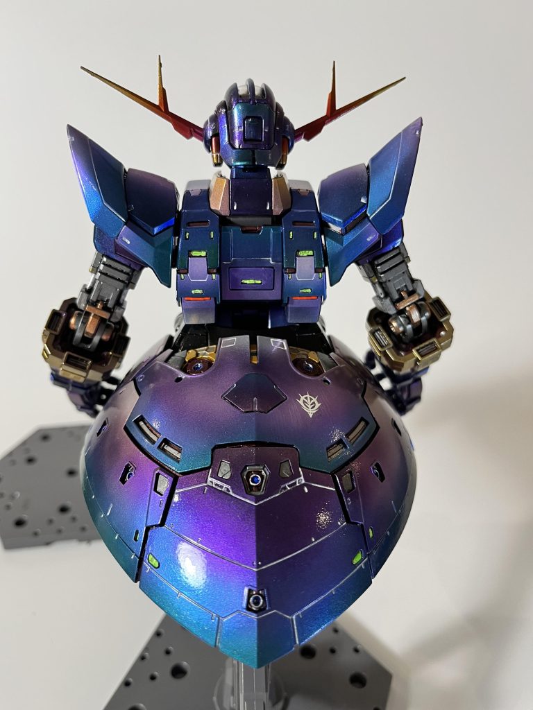 見せ場のキュートなお尻部分です。スカート部分のグラデ塗装がとても楽しかったです。調子に乗りすぎてノズルつまり出しても吹いていたので梨地出てしまいました。落ち着いてゆっくり時間をかけるべきでした。いつもながら反省ポイント次回の課題です。