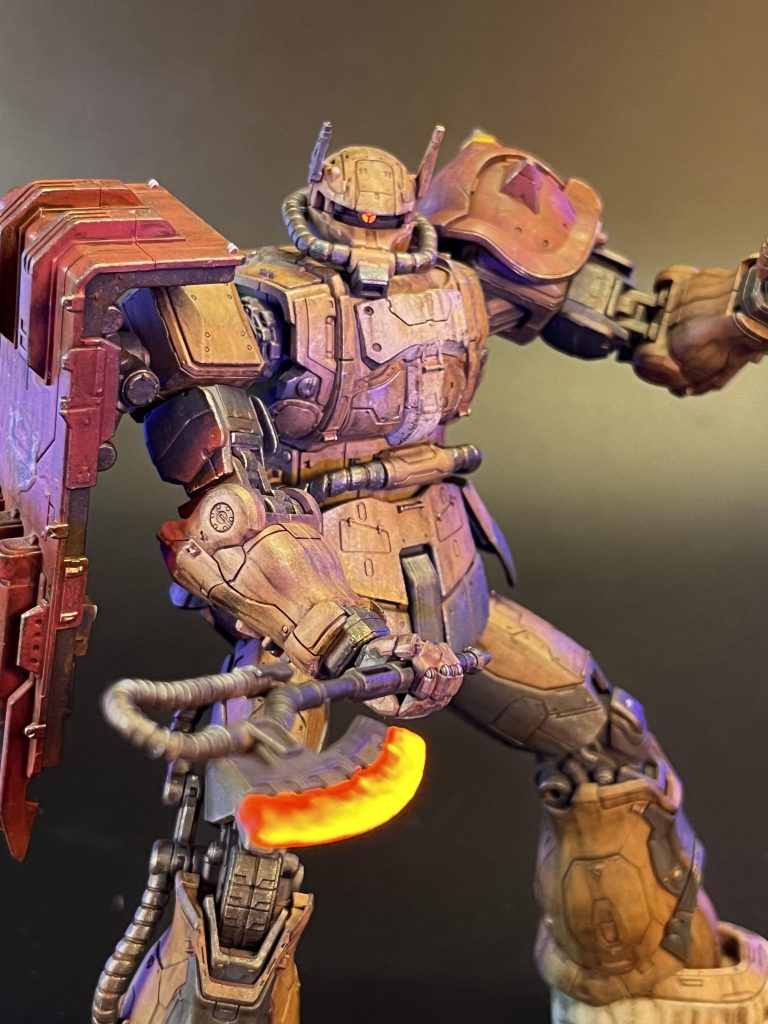 ヒートホークも筆塗りで蛍光塗料を使って塗ったのですが割と雑な方がグラデーションぽくて良かったという😊