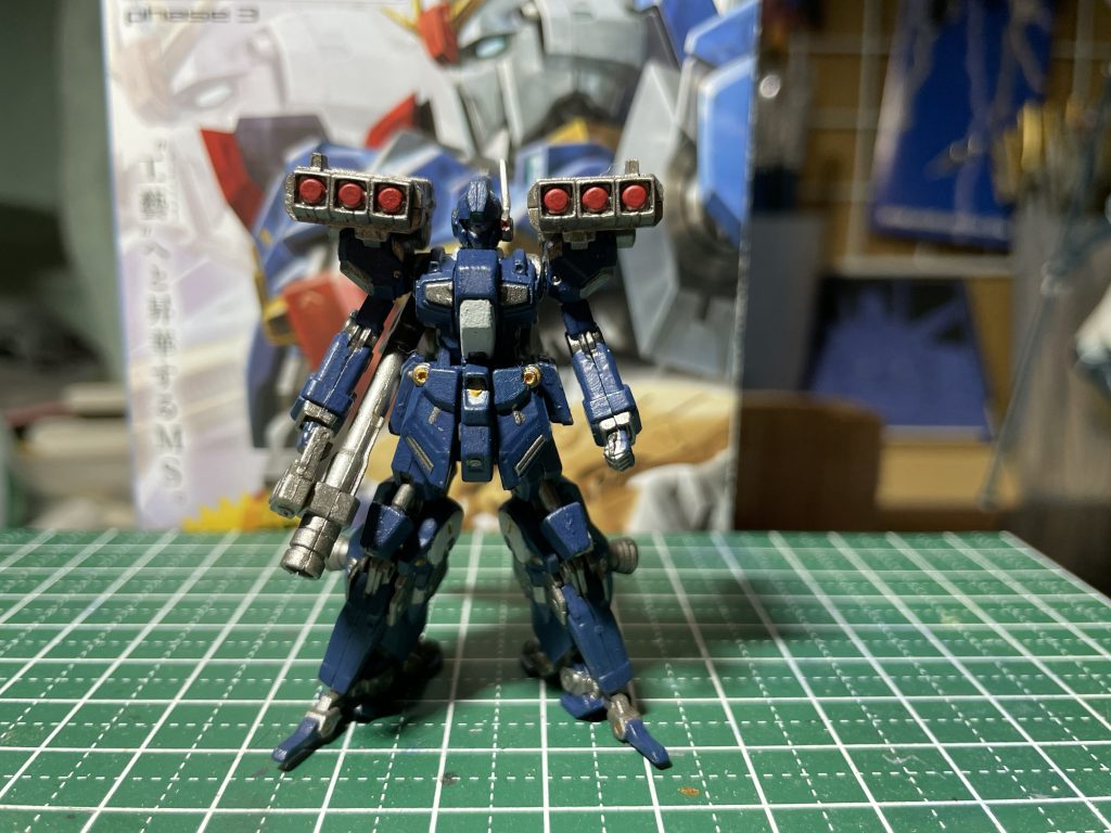 正面から。工作は何もしていません。合わせ目すら消していないお気楽仕上げです。